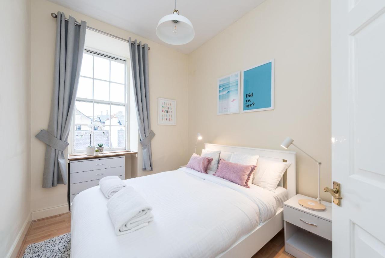 Bright And Modern 2 Bed Apartment エディンバラ エクステリア 写真